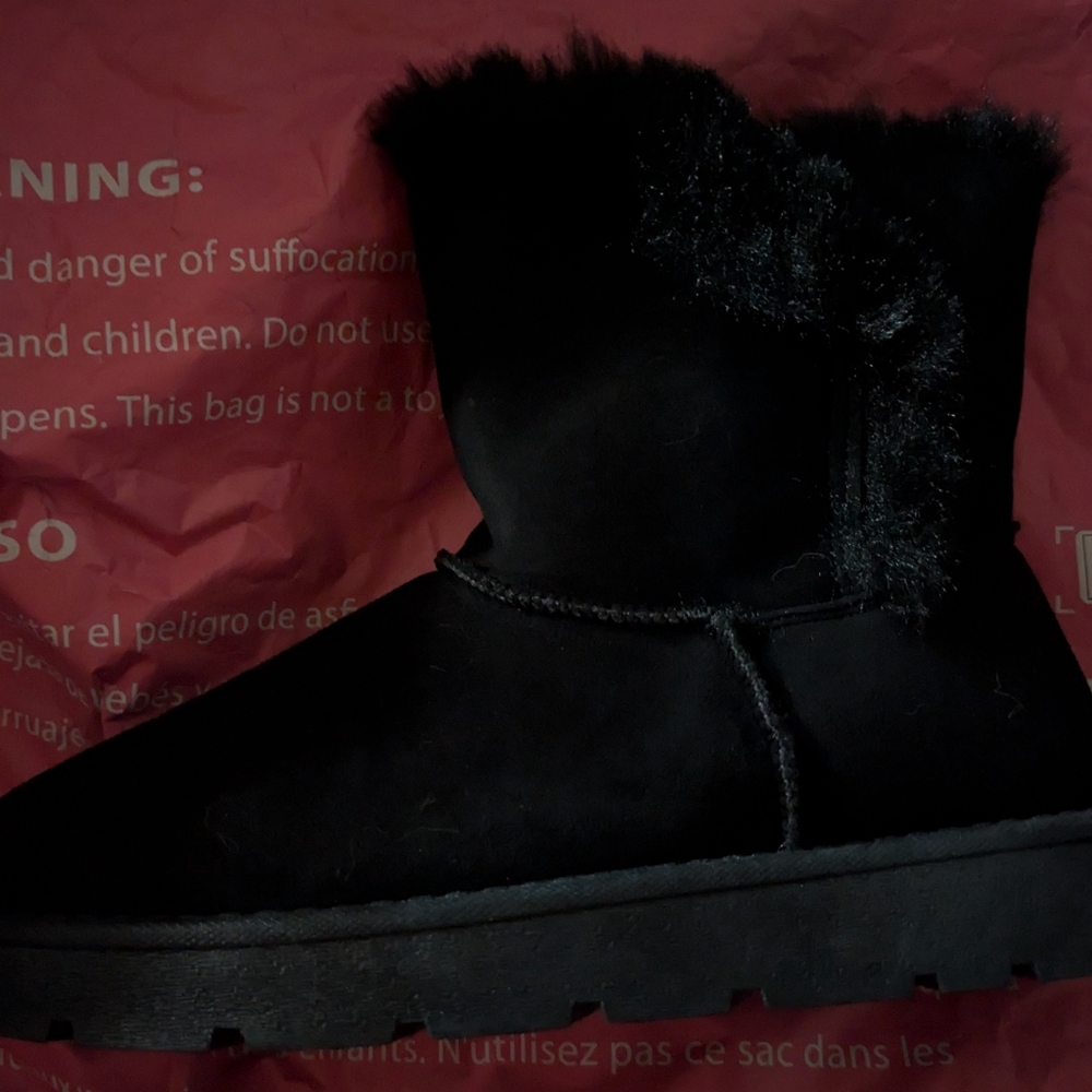 SHEIN Boots - Picture 7 of 7